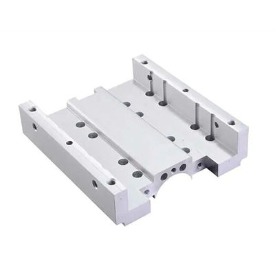 シートメタルCNC加工用部品 掘削装置とCNCターニングマシン内の部品